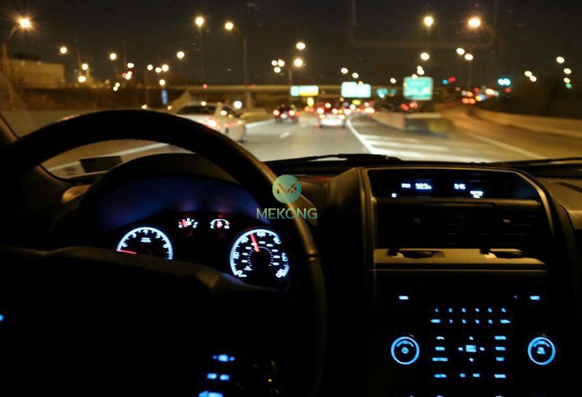 Kinh nghiệm lái xe ban đêm an toàn khi không có đèn đường 