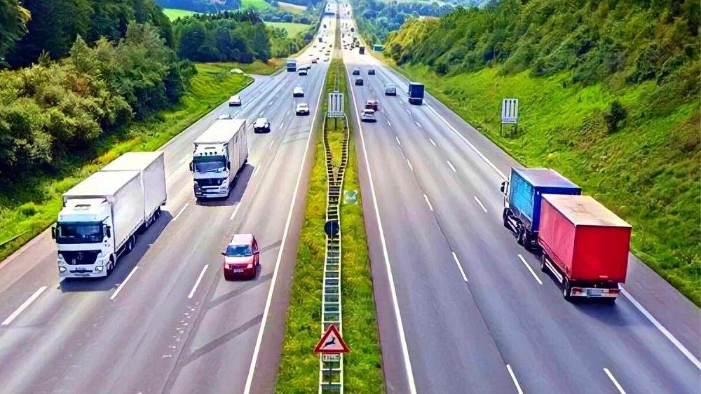 Kỹ năng lái xe trên đường cao tốc chi tiết