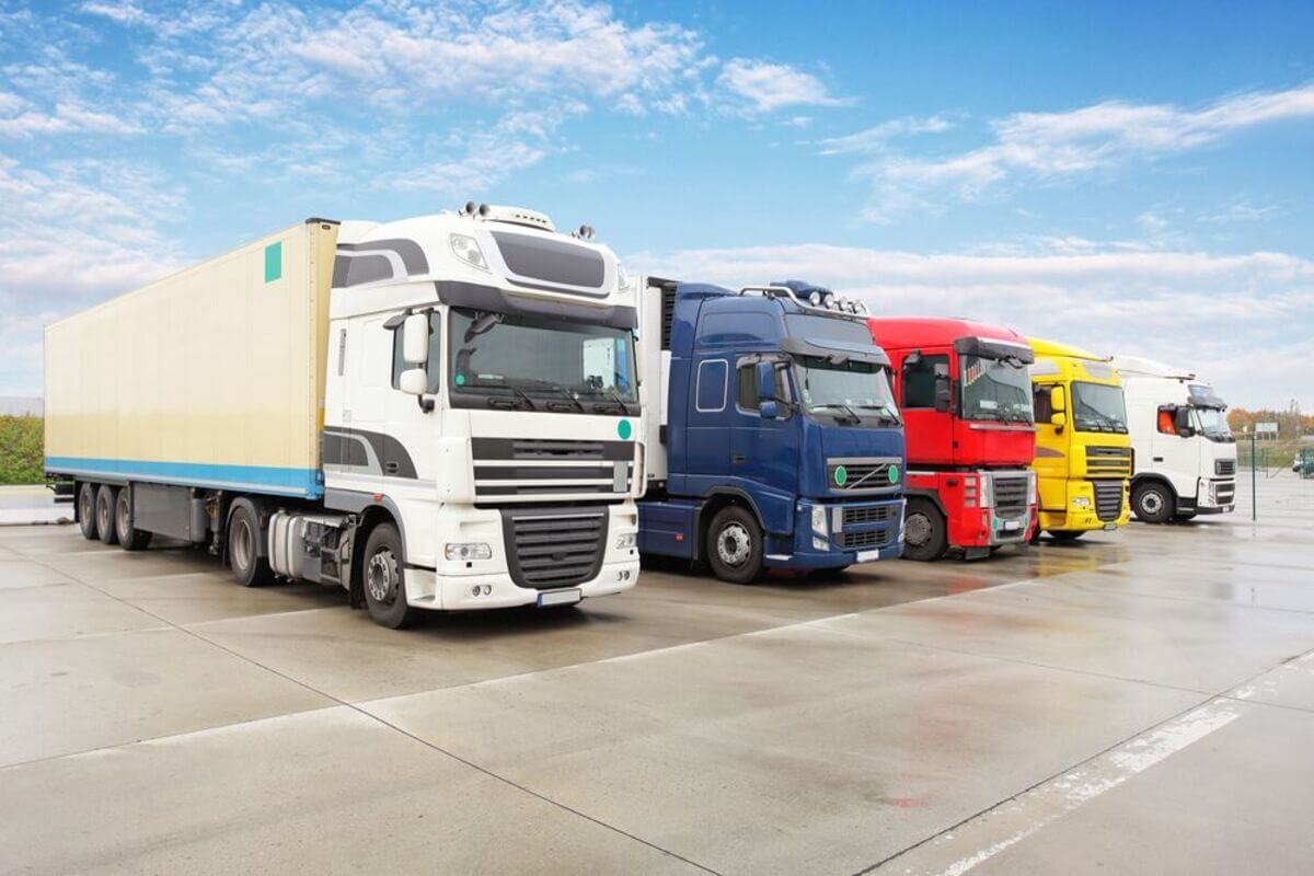 Kinh nghiệm và kỹ năng lái xe tải an toàn cho tài mới