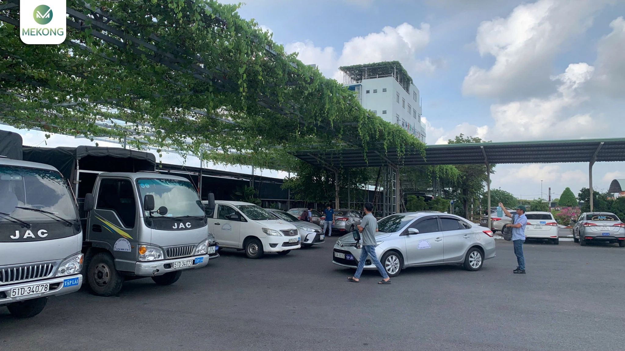 Nâng hạng GPLX từ B lên C năm 2026 Tại TP.HCM 48 Mekong tot nghiep 2 2048x1152 1